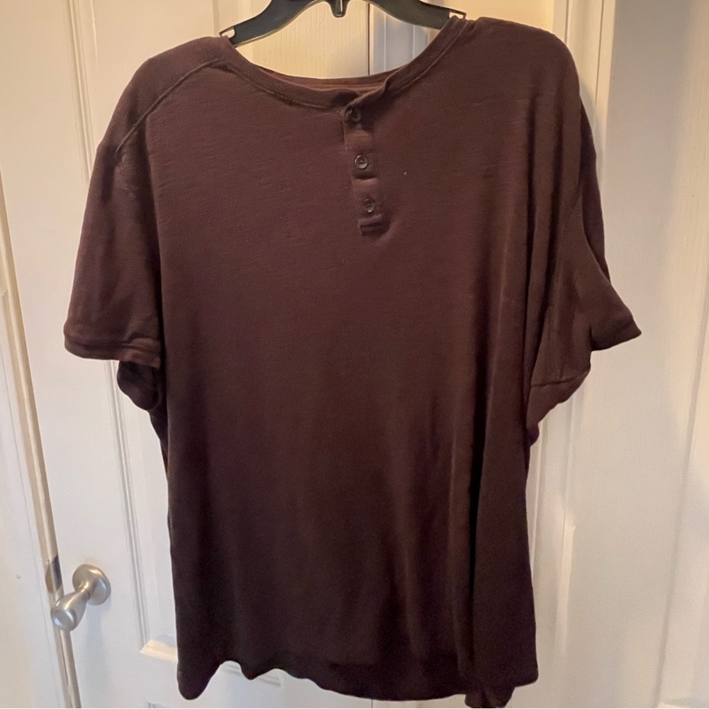 Short sleeve tee